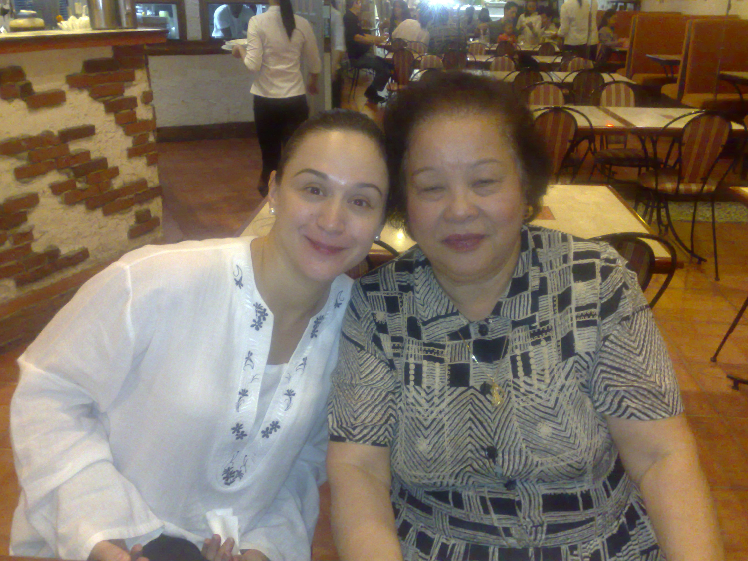 annedithe_with_aunt_in-law