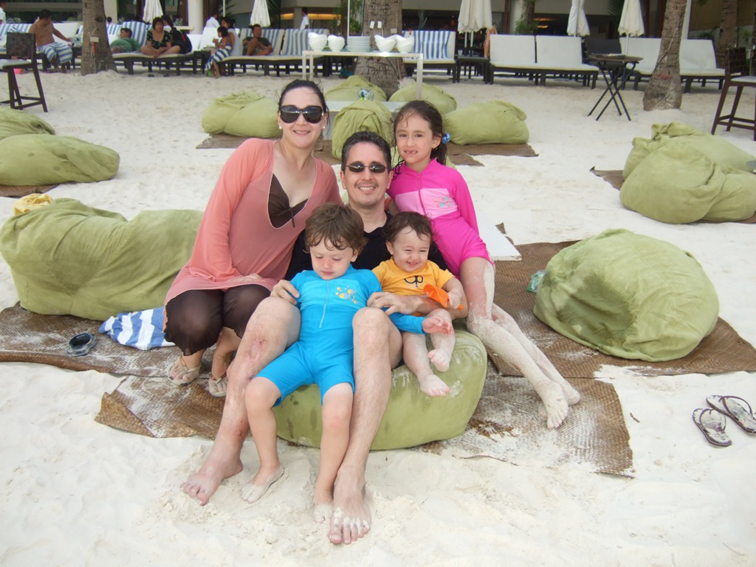 jacky_jrn_annedithe__and_family_on_vacation